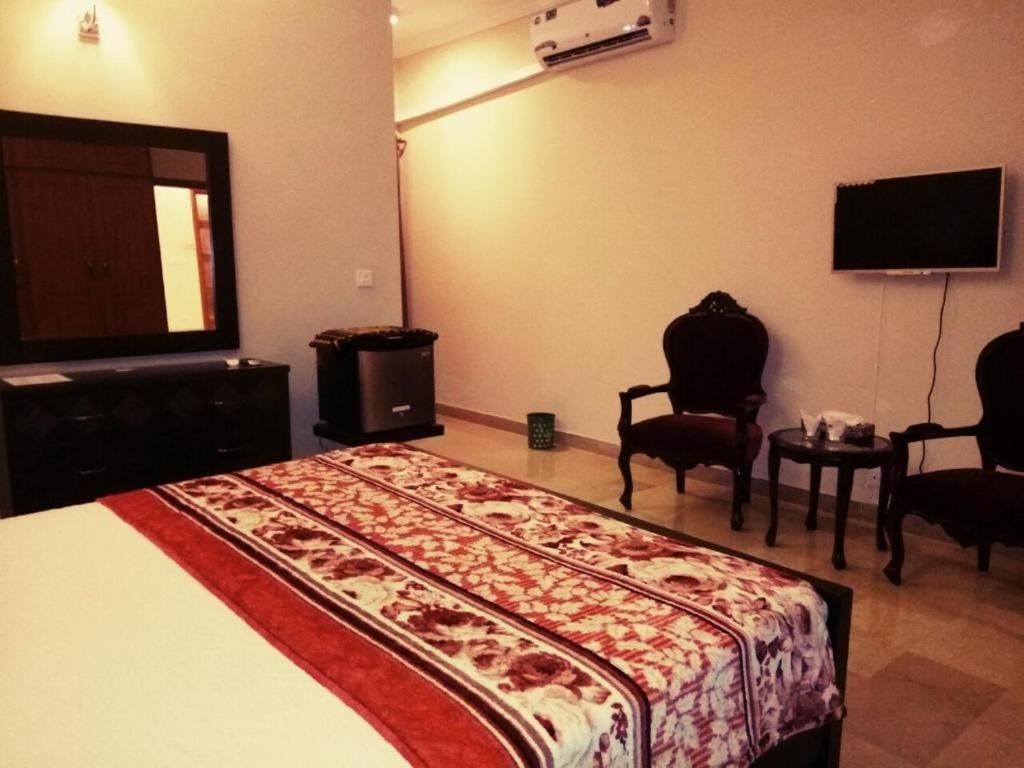 Royal Galaxy Bed & Breakfast Islamabad - For Families Only Εξωτερικό φωτογραφία
