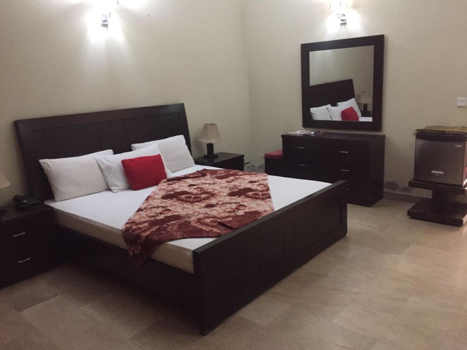 Royal Galaxy Bed & Breakfast Islamabad - For Families Only Εξωτερικό φωτογραφία